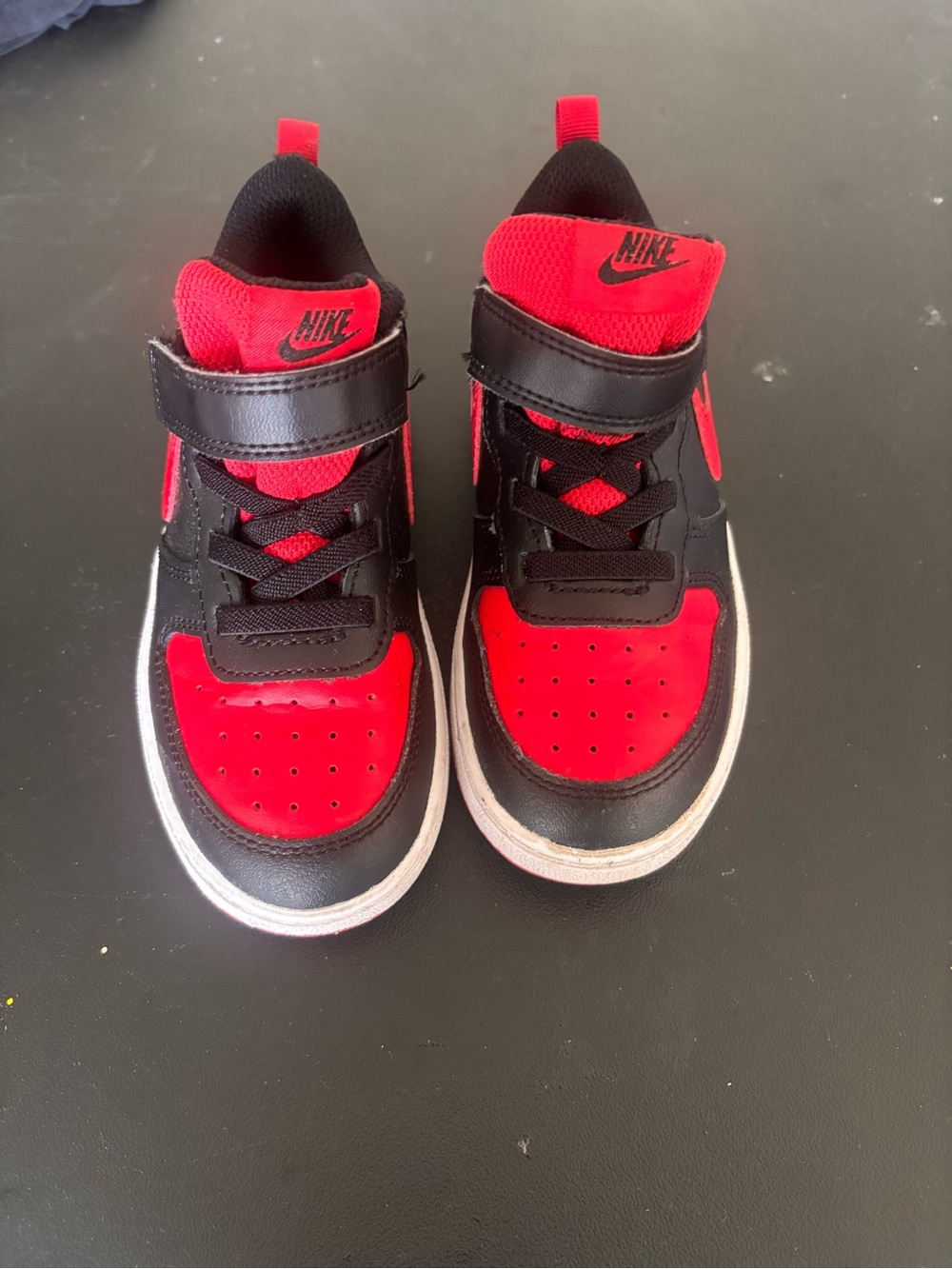 Nike Kids Black and Red Low-Top Sneakers with Hook-and-Loop Strap